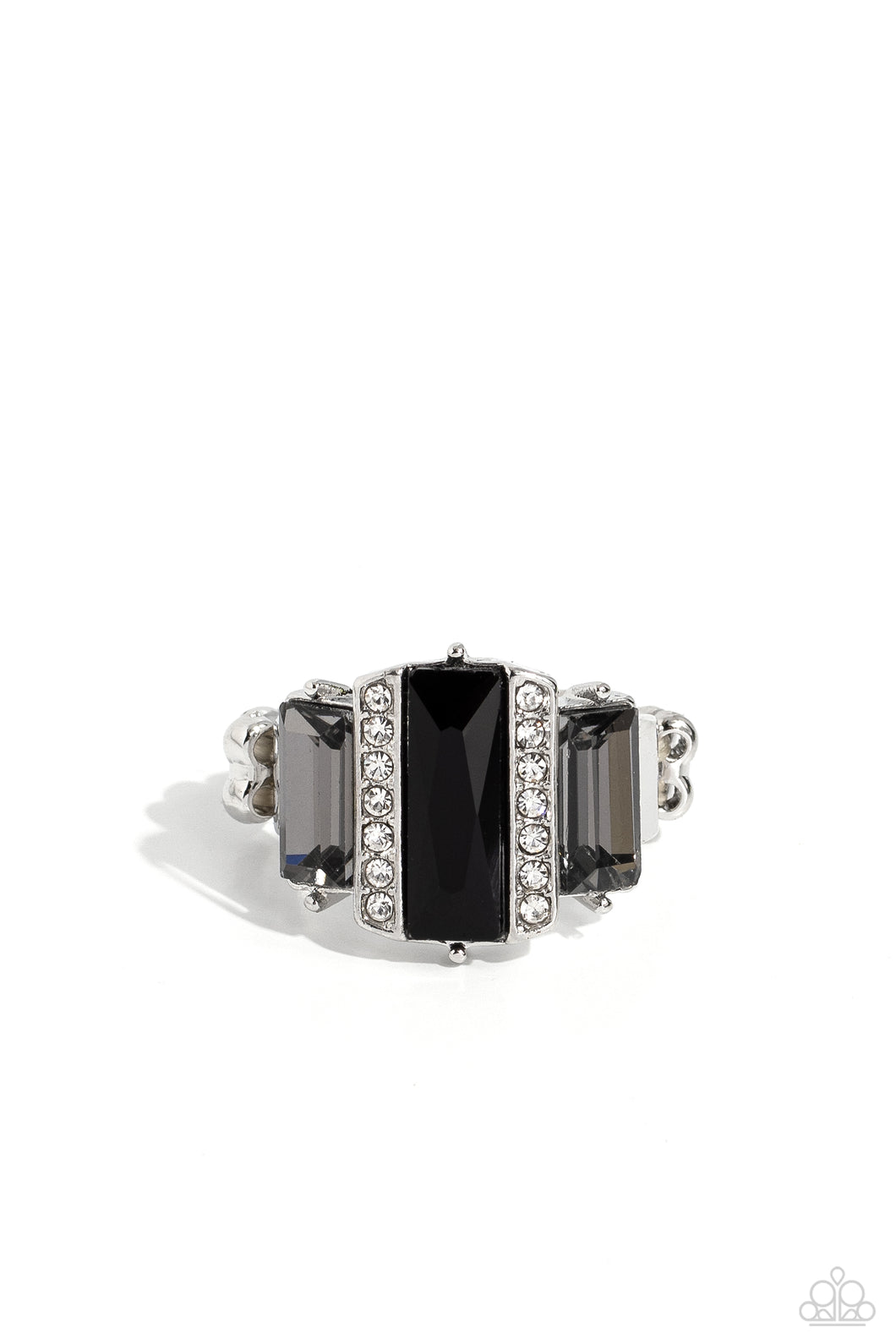 A GLITZY Verdict Ring - Black