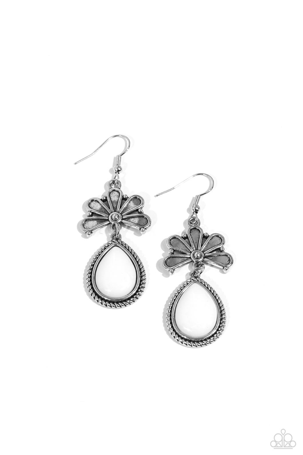 Brightly Blooming Earring - White