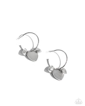 Load image into Gallery viewer, Casually Crushing Earring - Silver
