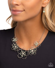 Load image into Gallery viewer, Wiry Wallflowers Necklace Set - Green
