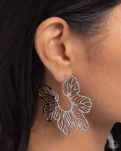 Load image into Gallery viewer, Floral Fame Earring - Silver
