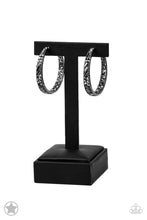 Load image into Gallery viewer, GLITZY By Association Earring - Black
