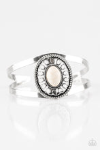 Load image into Gallery viewer, Deep In The TUMBLEWEEDS Bracelet - White
