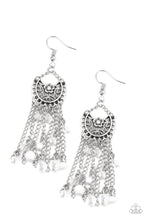 Load image into Gallery viewer, Daisy Daydream Earring - White
