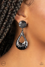 Load image into Gallery viewer, Metallic Magic Earring - Black
