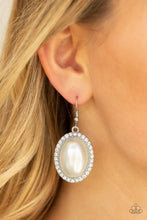 Load image into Gallery viewer, Celebrity Crush Earring - White
